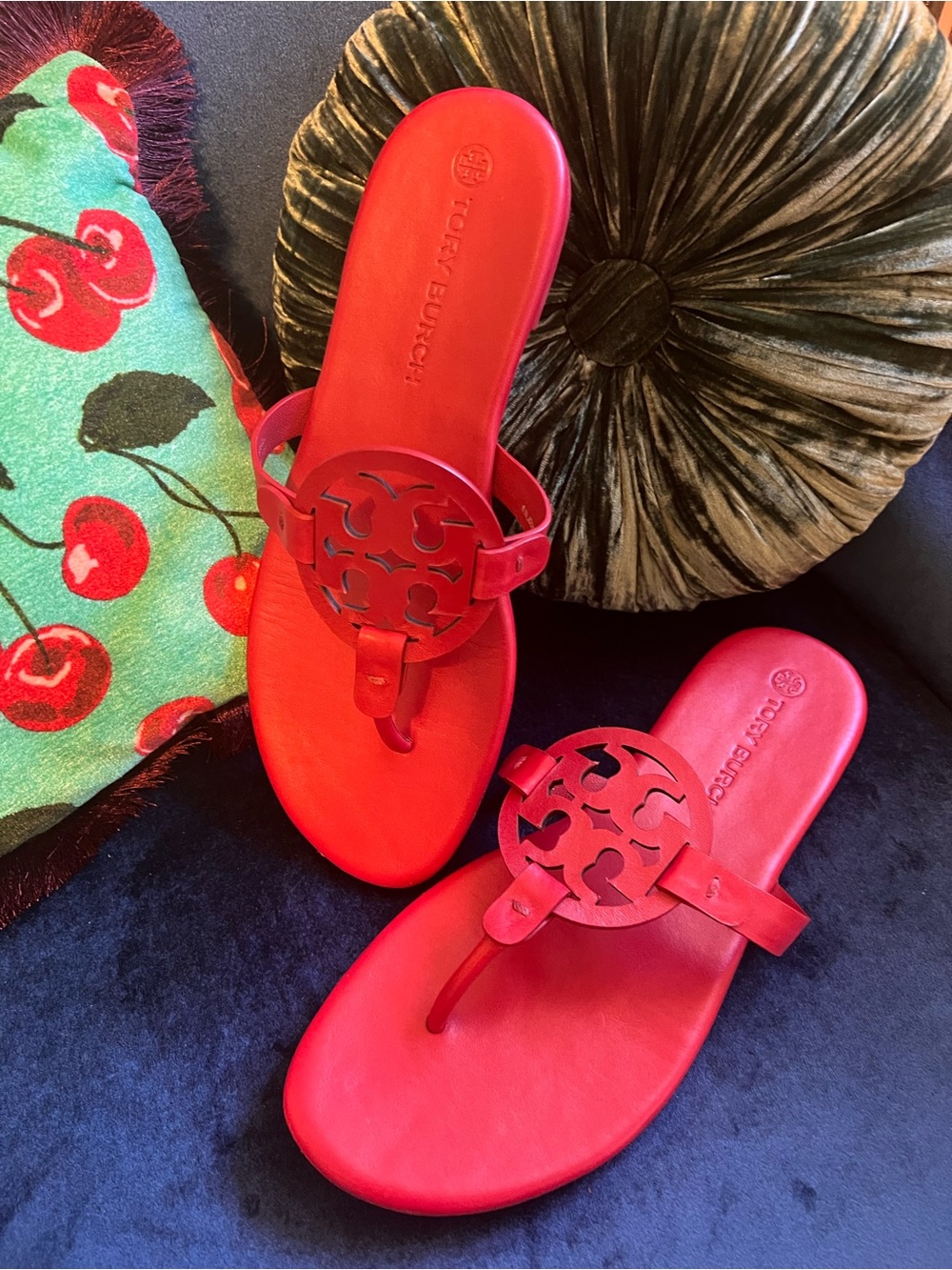 Tory Burch Red Leather Logo Medallion Sandals – Size 10M